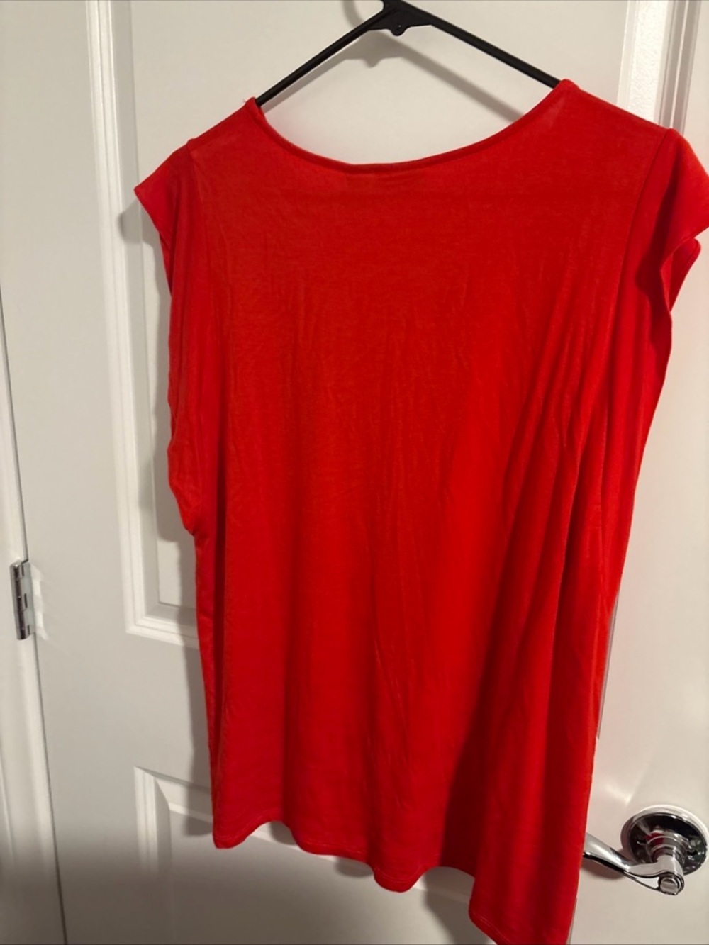 Tahari Women’s XL Red Sleeveless Blouse Top NWT - Picture 4 of 4